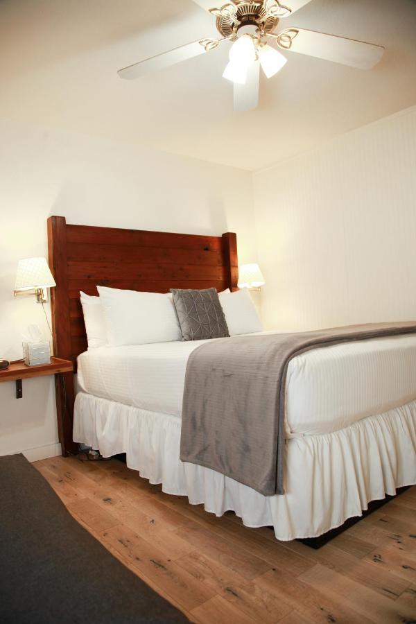 Inn On The Russian River Monte Rio Екстер'єр фото