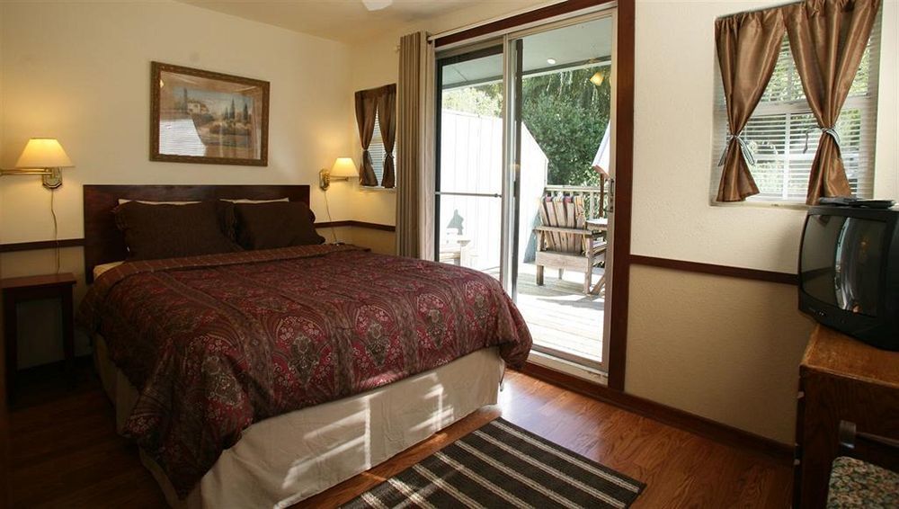 Inn On The Russian River Monte Rio Екстер'єр фото